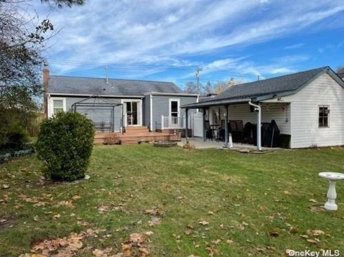 406 Old Farmingdale Rd, Babylon NY  11704-6424 exterior