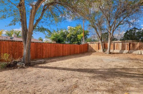 16121 Colina St, Victorville CA  92395-3610 exterior