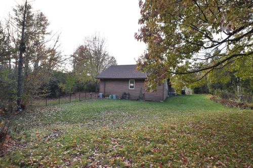 8801 Hart Dr, Waterford WI  53185-1364 exterior