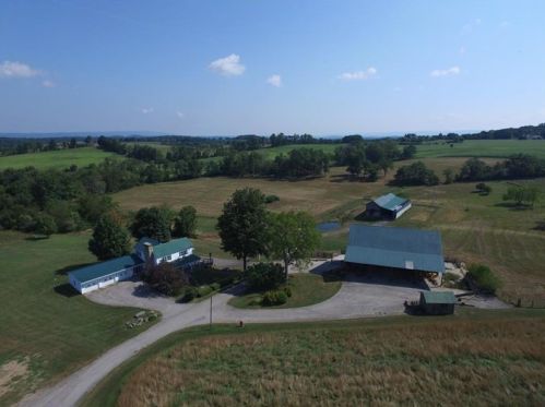 165 Whistlewind Farm Ln, Ligonier, PA 15658-2130