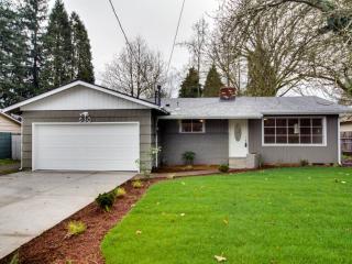 530 Larry Ave, Salem, OR 97303-5523