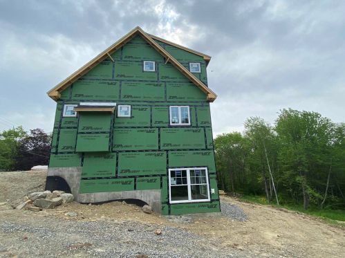 46 Lovell Rd, Stratham NH  03885-2218 exterior