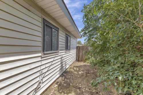 5716 Georgia Dr, North Highlands CA  95660-4725 exterior