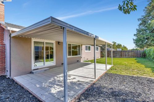 3877 Harbor St, West Pittsburg CA  94565-6137 exterior
