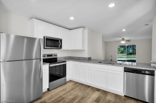 1505 36th Ter, Cape Coral, FL 33909-6503