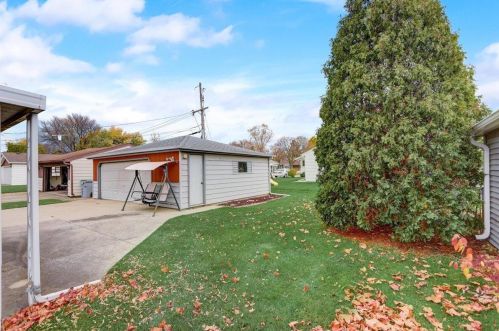 3854 94, Milwaukee WI 53222-2512 exterior