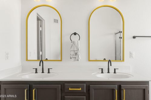 950 Redondo Dr, Gilbert AZ 85233-7539 exterior