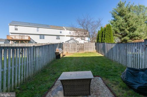 137 Apple Grove Ln, Littlestown PA  17340-1159 exterior