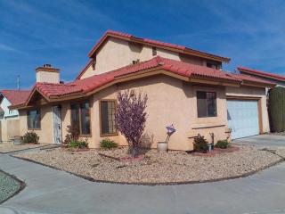 16248 Rodell Pl, Victorville, CA 92395-9038