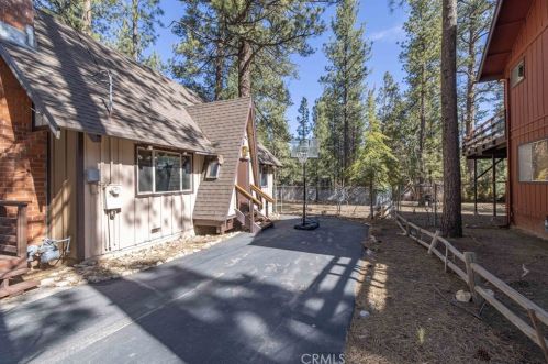 919 Mountain Ln, Big Bear City CA  92314 exterior