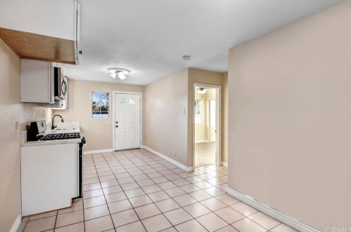 451 Kelly Ln, Colton CA  92324-2017 exterior