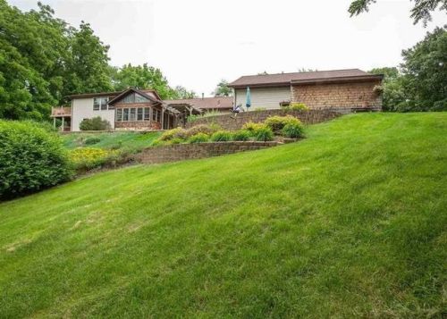 2140 Oak Trail Dr, Shaffton, IA 52730-9687