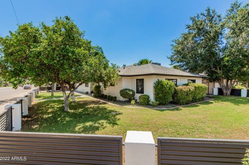 3010 18th Ave, Phoenix AZ  85015-6121 exterior