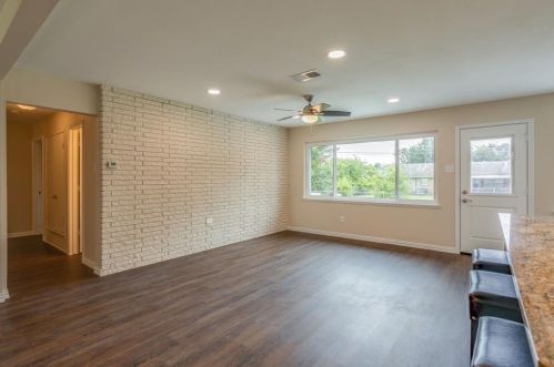 705 Kindred Ln, Richardson TX  75080-3112 exterior