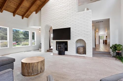 10013 Plaza De Oro Dr, Valley Home CA  95361-9235 exterior