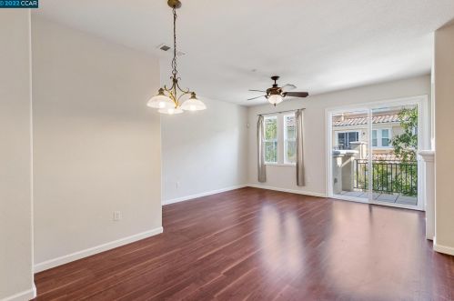 4255 Fitzwilliam St, Pleasanton CA 94568-4573 exterior