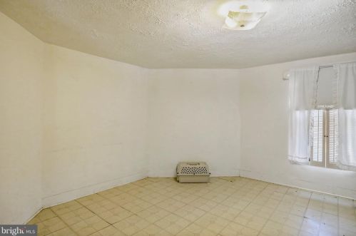 33456 Old Valley Pike, Strasburg VA  22657-3702 exterior