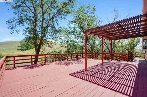 6901 Johnston Rd, Pleasanton CA  94588-9460 exterior