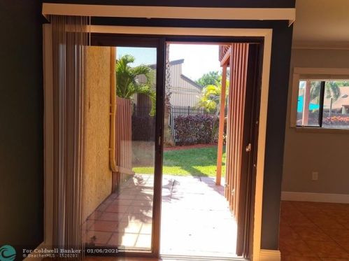 454 11th Ter, Dania Beach, FL 33004-4529