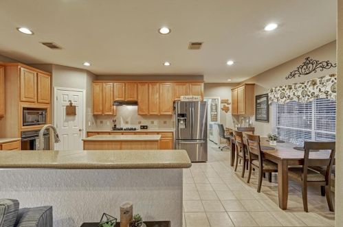 79 Knightsbridge Dr, Conroe TX 77385-3451 exterior