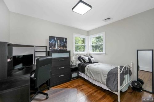 12 Pawnee Ave, Oakland NJ  07436-3019 exterior