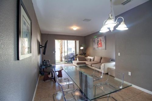 8930 18th St, Hollywood, FL 33025-7615