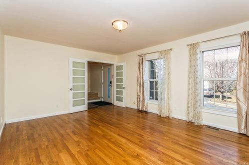 65 Greenvale Cir, White Plains NY  10607-1601 exterior