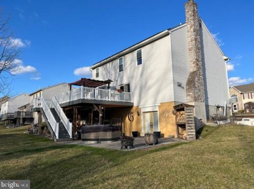 817 Antietam Dr, Douglassville, PA 19518-8756