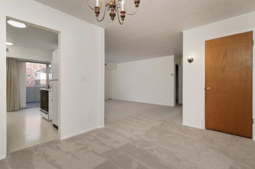 420 Chestnut St, Pittsburgh PA 15202-2519 exterior