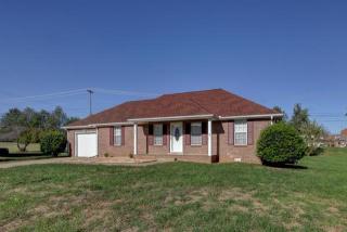 203 Bradley Ct, Clarksville, TN 37043-5751