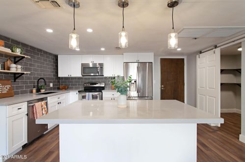 7910 Camelback Rd, Scottsdale, AZ 85251-2602