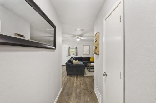 806 Gallant Fox Dr, Dallas TX  75211-6928 exterior