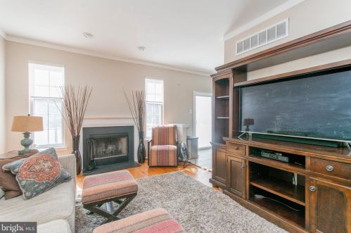 221 Brookdale Ct, Dresher PA  19025-1517 exterior