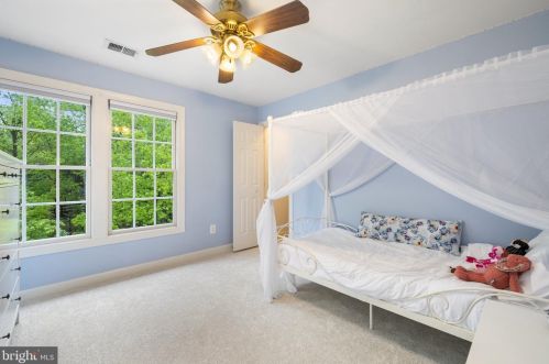 14829 Cox Creek Ct, Haymarket VA  20169-2626 exterior