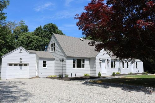 74 Meeting House Hill Rd, North Franklin, CT 06254-1309