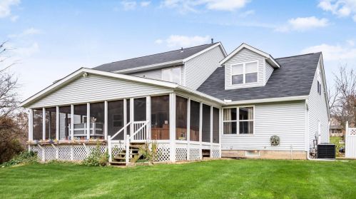 550 Spring Valley Dr, Zanesville OH  43701-0805 exterior