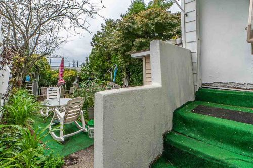 1617 81st St, North Bergen, NJ 07047-4171