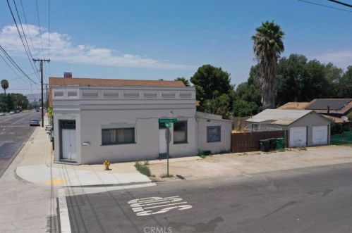 1057 Center St, Riverside, CA 92507-1016