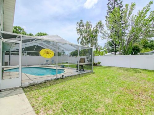 10730 Oakhaven Dr, Pinellas Park FL  33782-2511 exterior