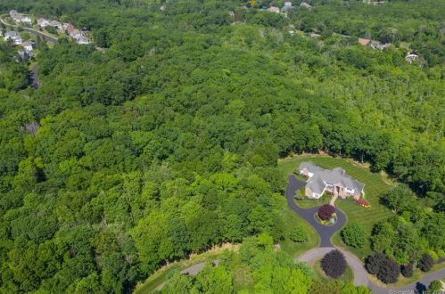 109 Peria Dr, Rocky Hill, CT 06067-1741