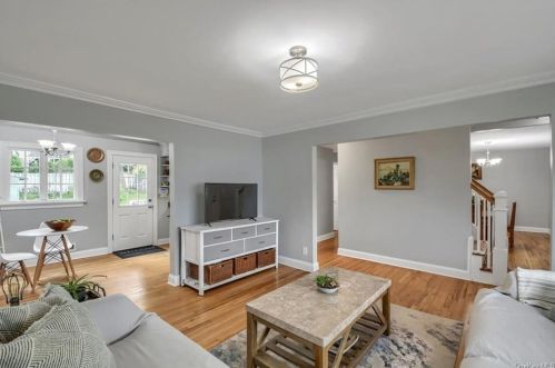 335 Simpson Pl, Peekskill NY  10566-4521 exterior