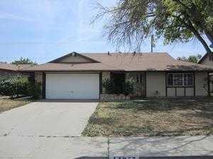 14057 Vista Dr, Armona, CA 93202-9733
