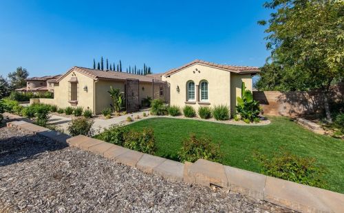 1739 6th Ave, Redlands CA  92374-6475 exterior