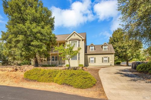 18420 Park Point Ct, Middletown, CA 95467-8285