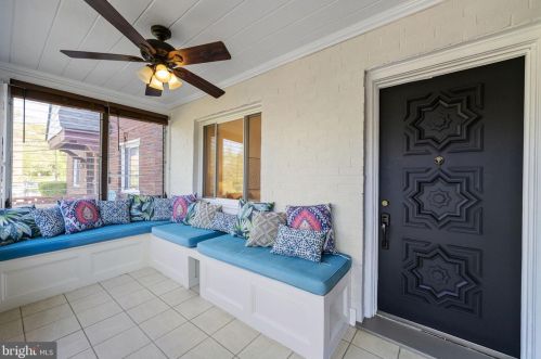 3383 Blaine St, Washington, DC 20019-1328