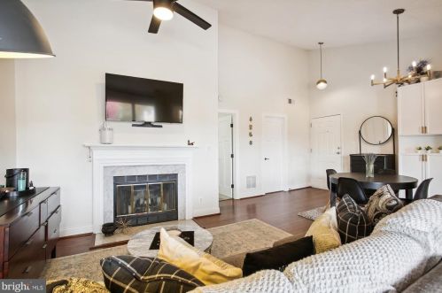 7604 Lakeside Village Dr, Falls Church VA  exterior