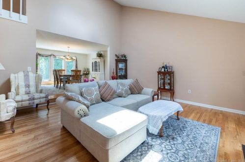 20 Del Prado Dr, Bristol CT  06010-2333 exterior