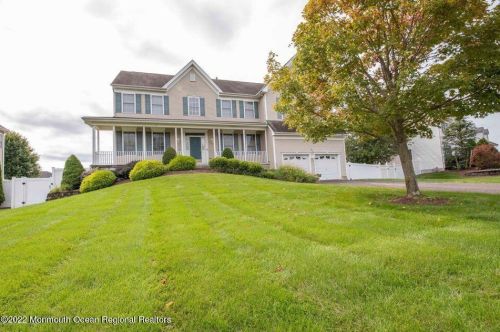 96 Columbia Ct, East Freehold, NJ 07728-5390