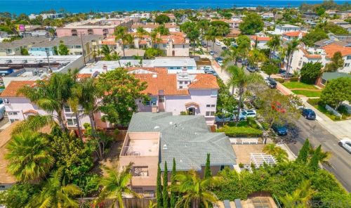 955 Agate St, San Diego CA  92109-1175 exterior