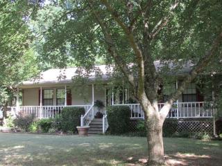 66 Remke Rd, Lawrenceburg, TN 38464-6220